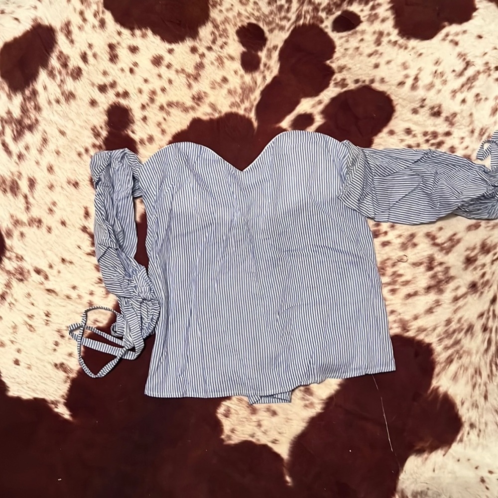 Off shoulder summer shirt